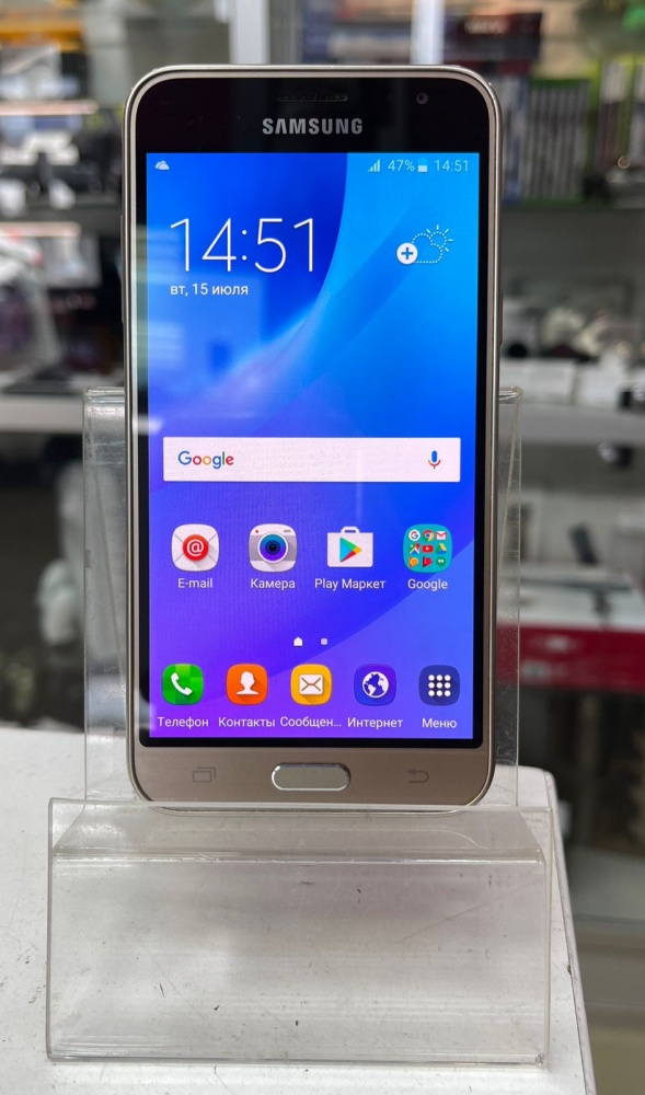 Смартфон Samsung J3 2016
