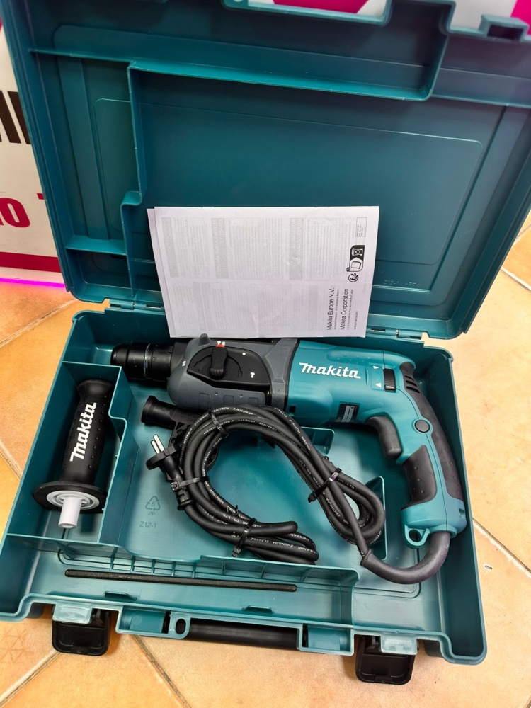 Перфоратор Makita RH2470