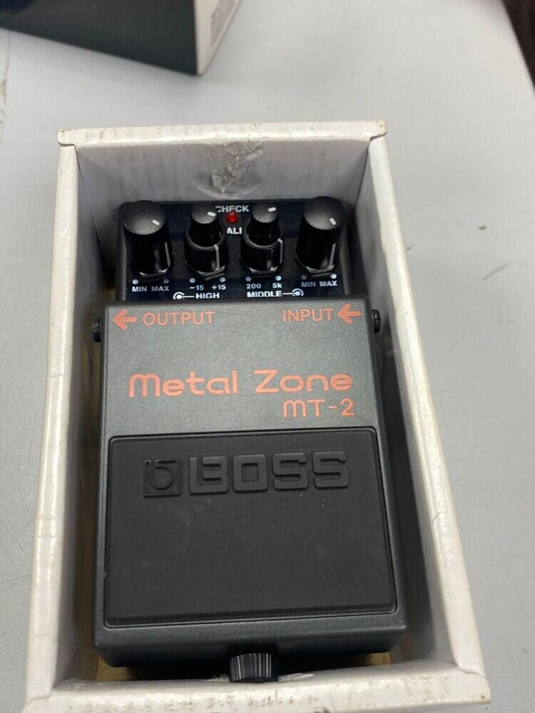 Педаль Для Гитары BoSS MT-2