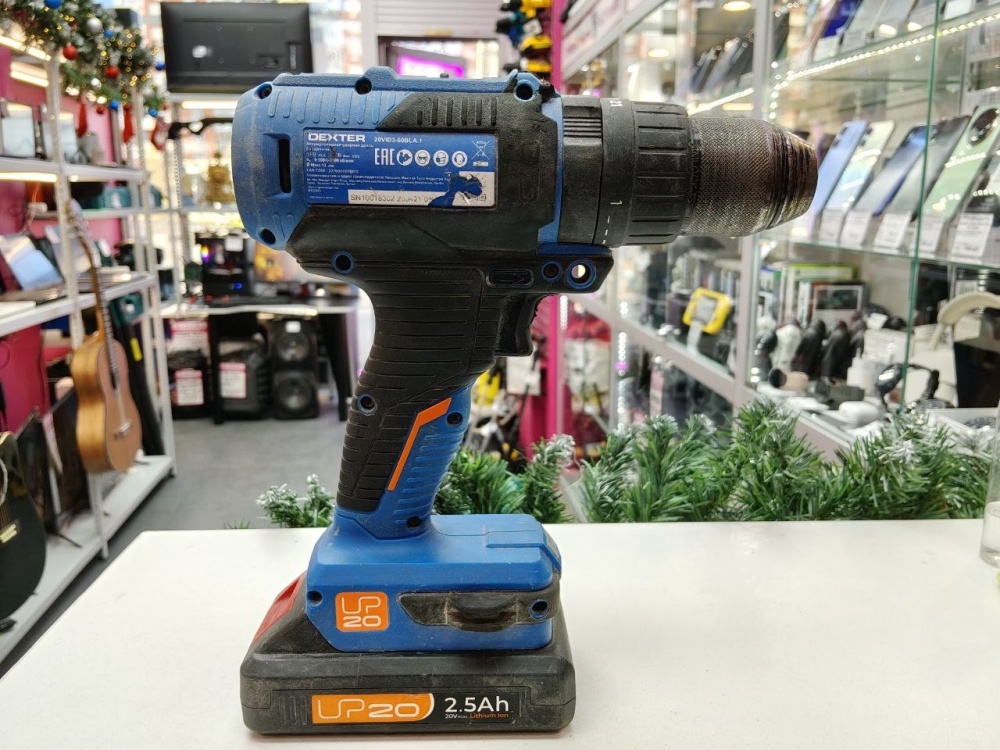 Шуруповерт Dexter 20VID3-60BLA.1