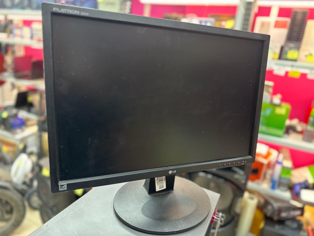 Монитор LG 22
