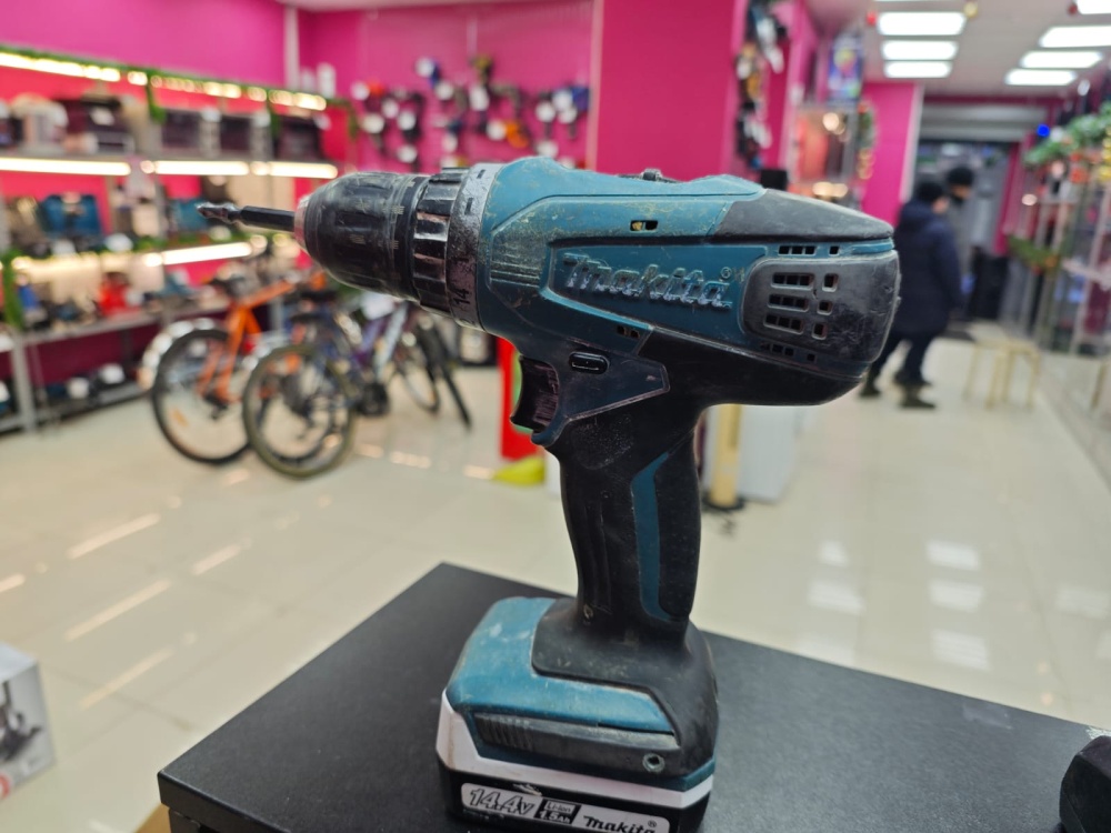 Шуруповерт Makita DF347D