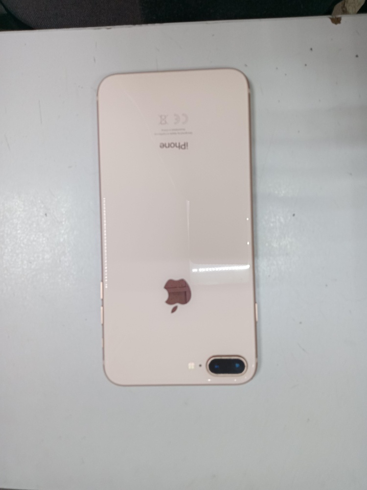 Смартфон iPhone 8+ 64 Gb