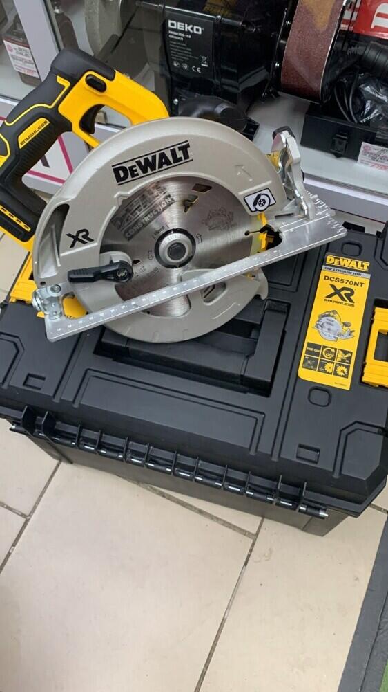 Циркулярка DeWalt DCS570NT