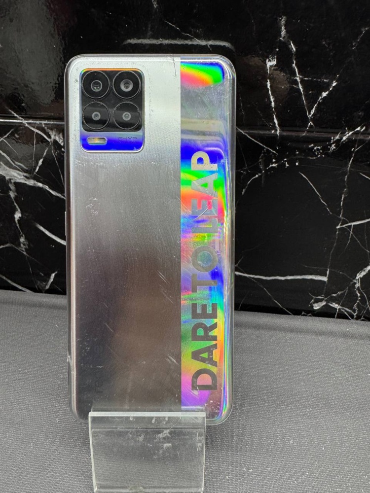 Смартфон Realme 8