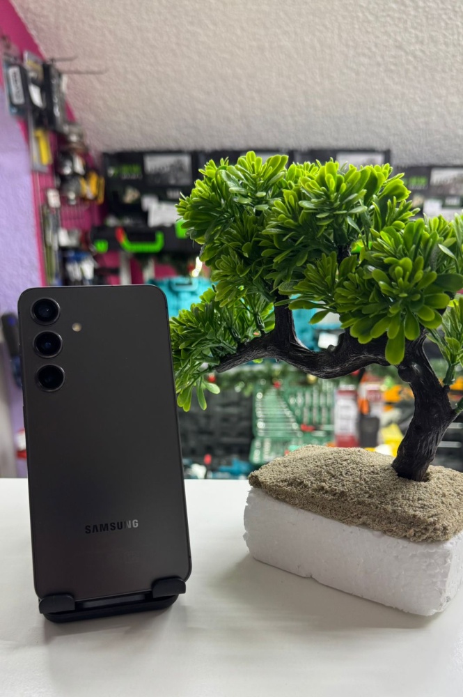 Смартфон Samsung S24 8/256