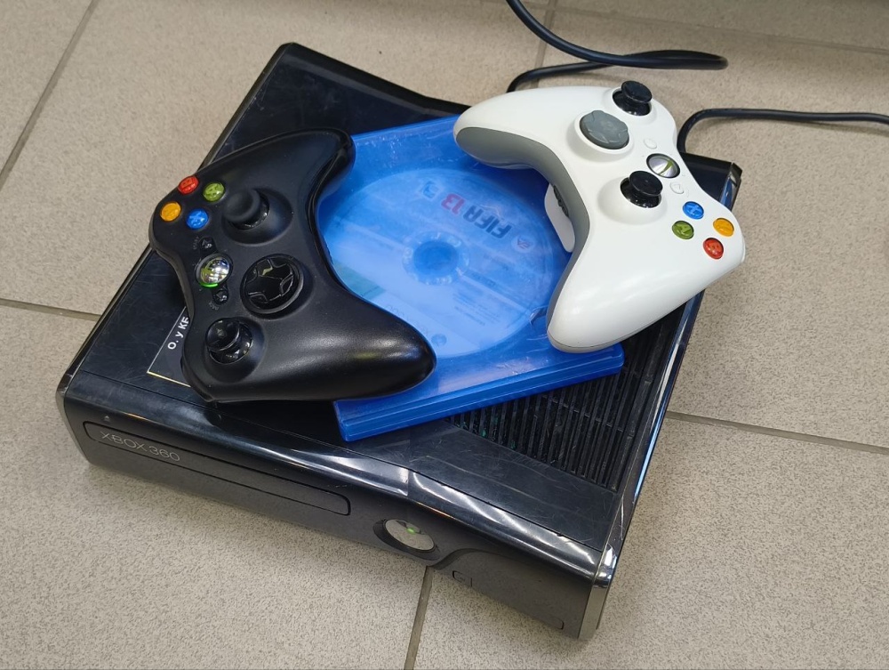 Игровая приставка XBOX 360 250гб