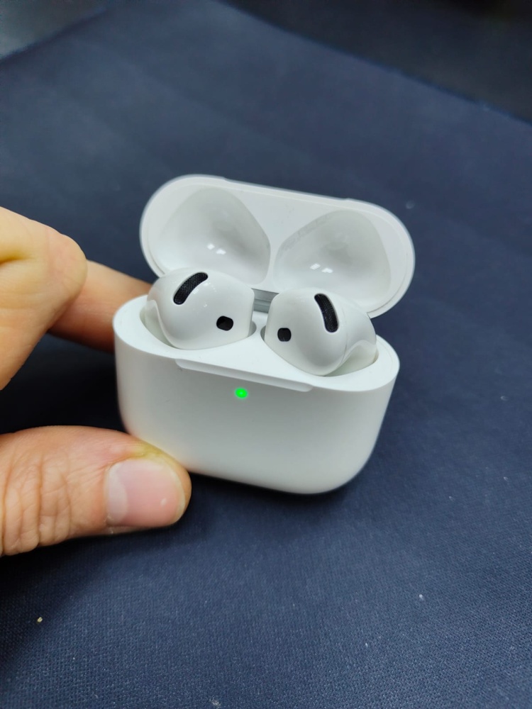 Наушники Airpods 4 ANC