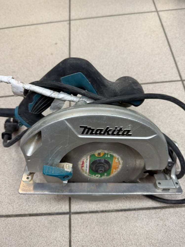 Циркулярная пила Makita HS7600