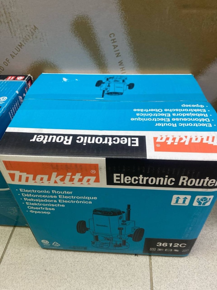 Фрезер Makita 3612c