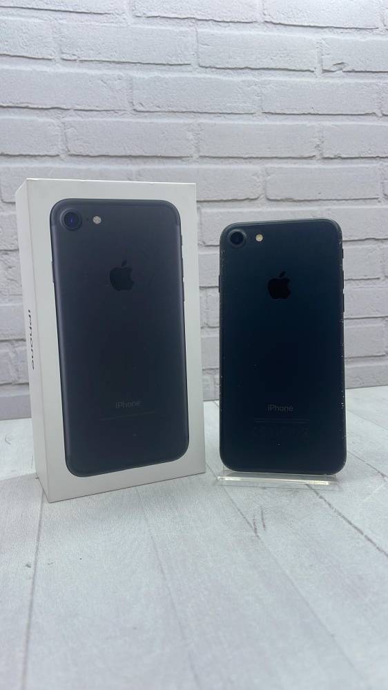 Смартфон iPhone 7 32Gb