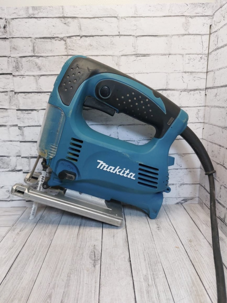 Лобзик Makita 4329