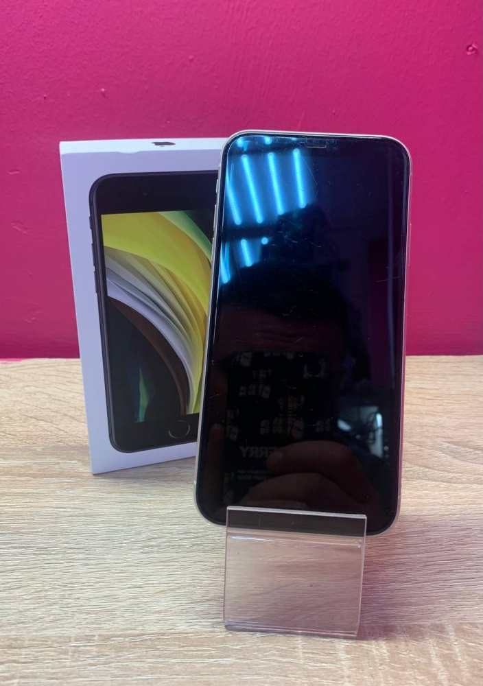 Смартфон iPhone SE 2020  64 гб