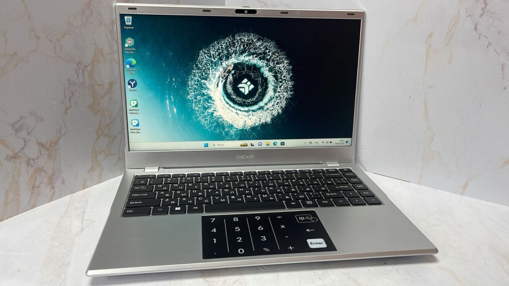 Ноутбук Dexp Aquilon