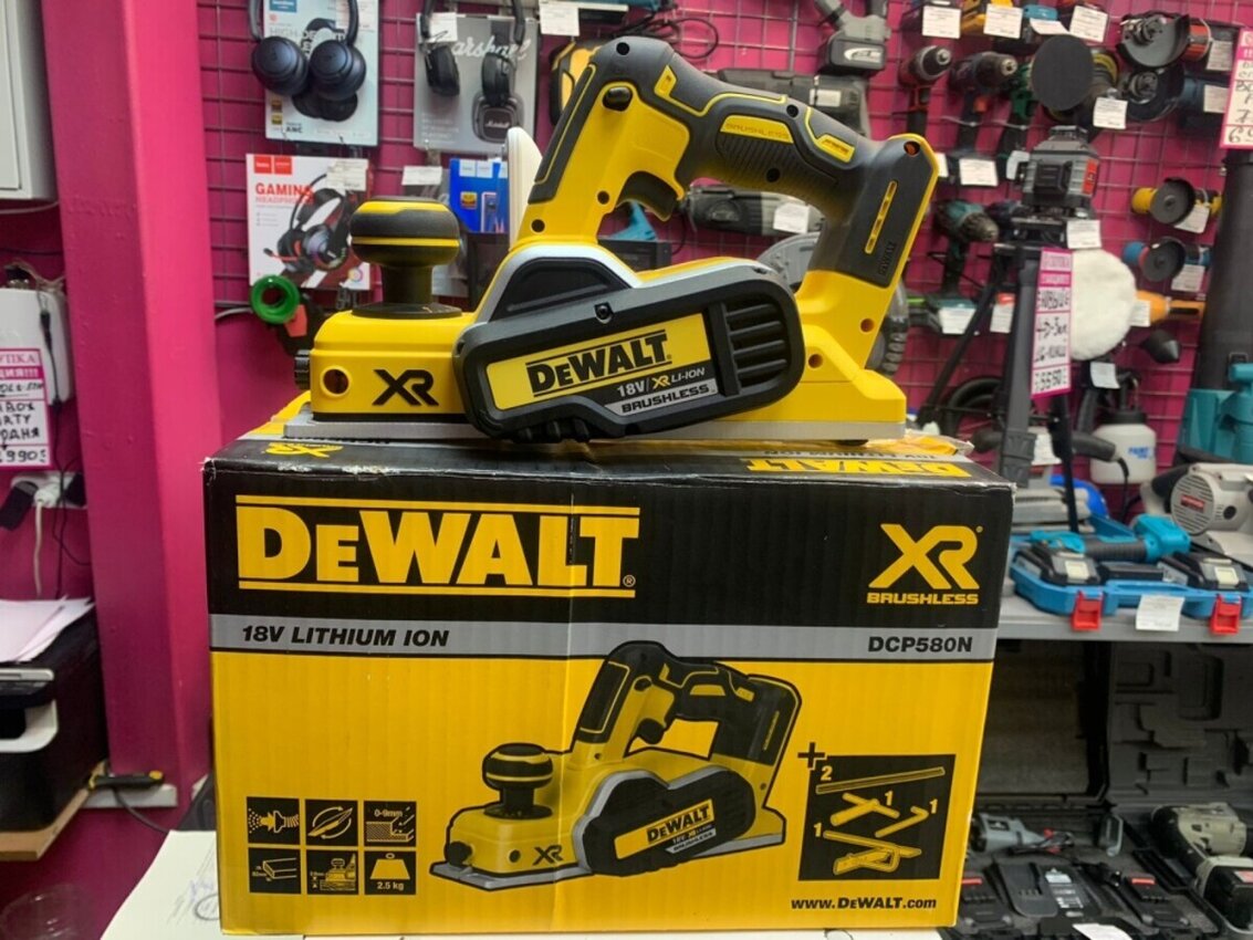 Рубанок DeWalt