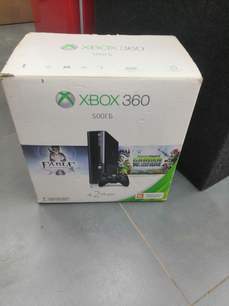 Игровая приставка XBOX 360