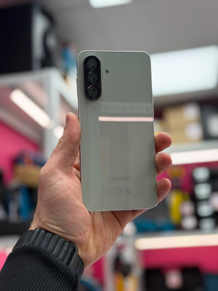 Смартфон Samsung A56 8 128