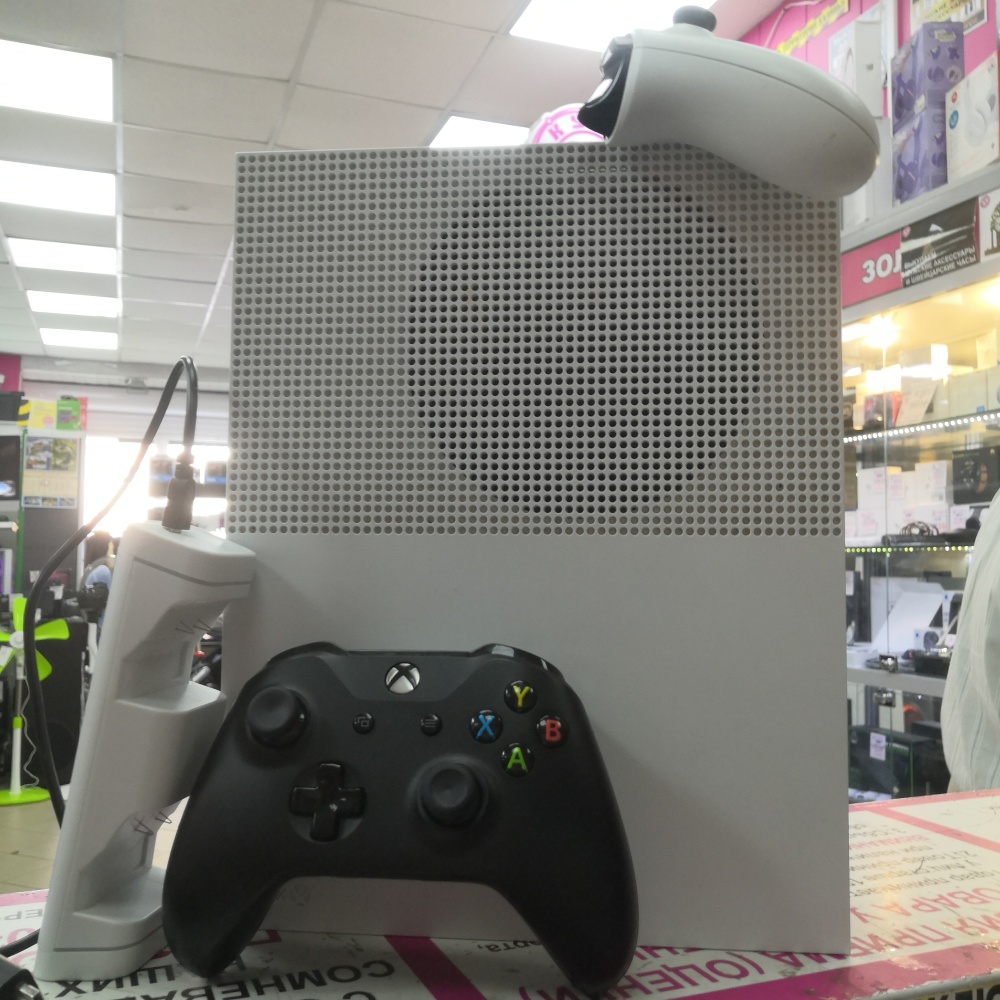 Игровая приставка XBOX ONE S