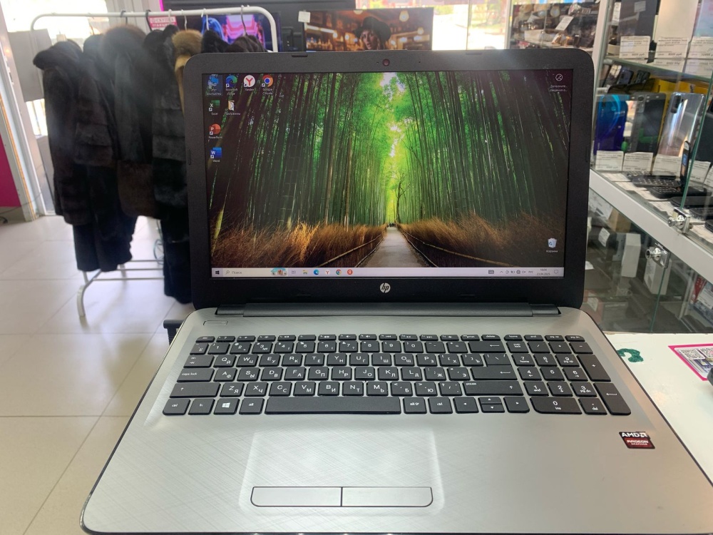 Ноутбук HP AMD A8 Radeon R5 2.20Ghz 12/128