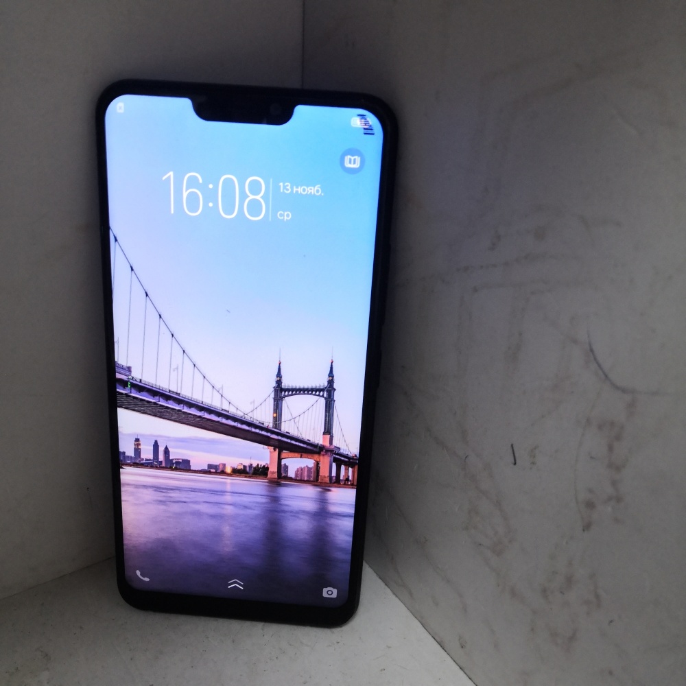 Смартфон Vivo 1808 3.32