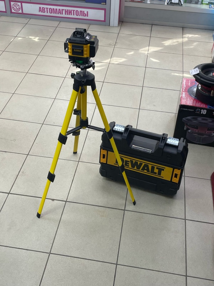 Лазерный уровень Dewalt +штатив