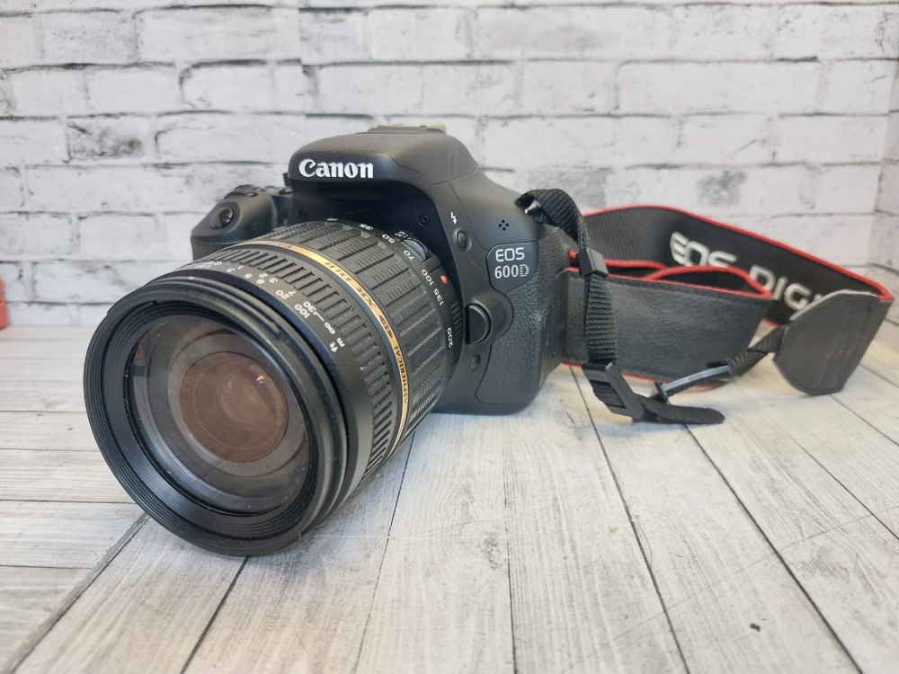 Фотоаппарат Canon 600D
