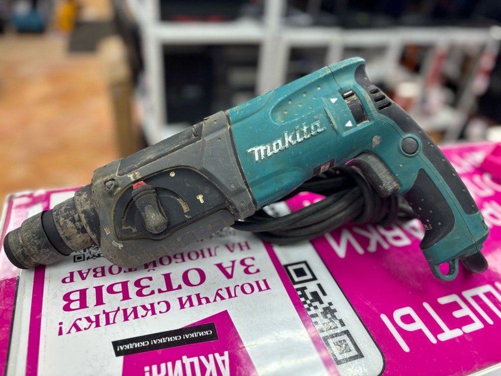 Перфоратор MAKITA HR 2470