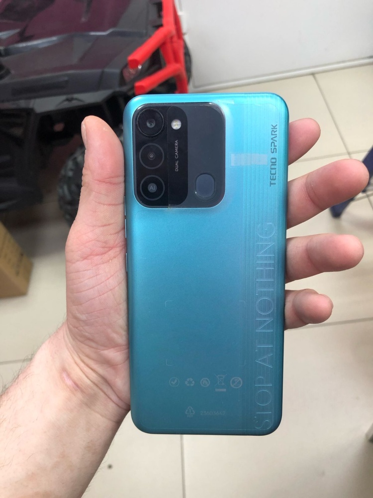 Мобильный телефон Tecno 8с 4/64