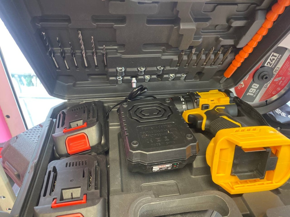 /Шуруповёрт бесщёточный