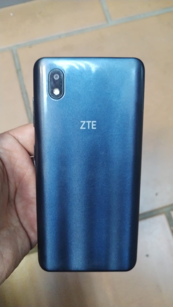 Мобильный телефон ZTE