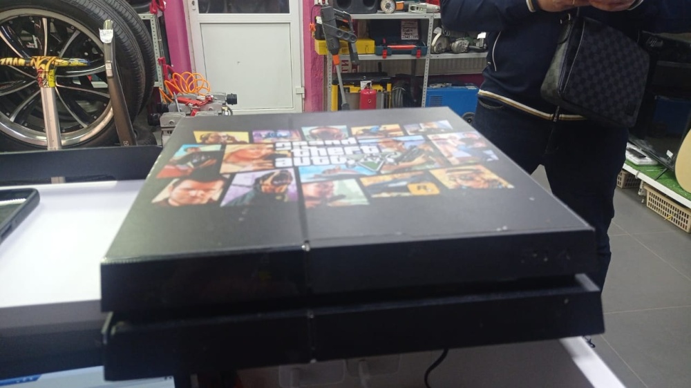 Игровая приставка Sony PlayStation 4 fat 500гб