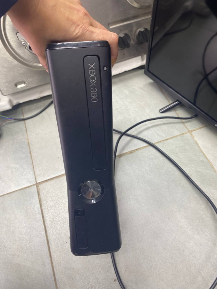 Игровая приставка XBOX 360