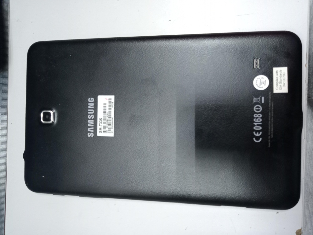 Планшет Samsung SM-T335