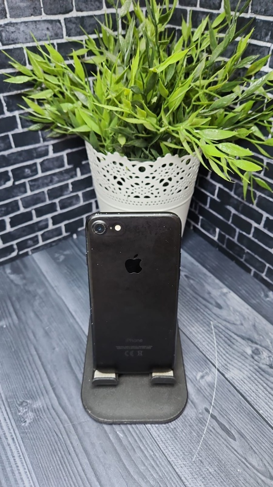 Смартфон iPhone 7 32Gb