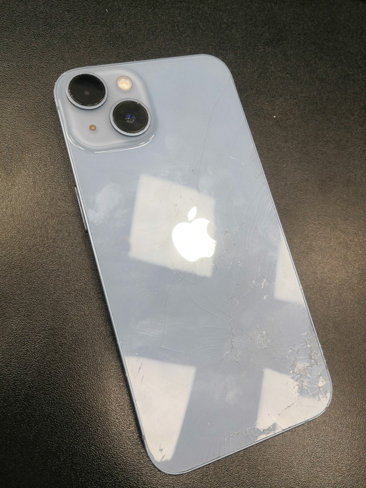 Смартфон iPhone 14 128