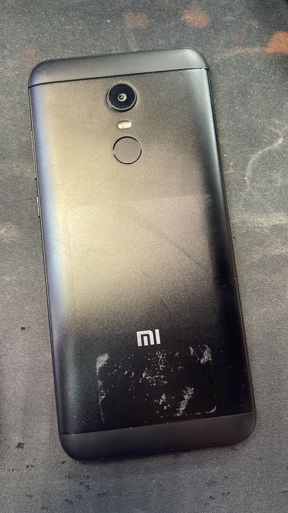Смартфон Xiaomi Redmi 5+ 4/64