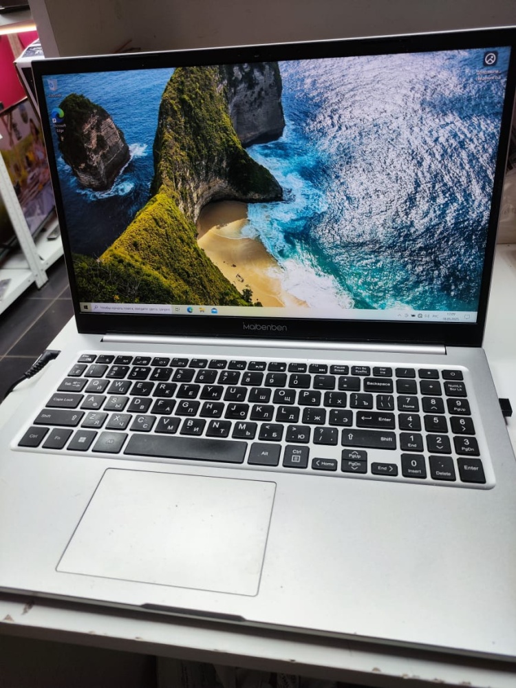 Ноутбук др марка Maibenben M557