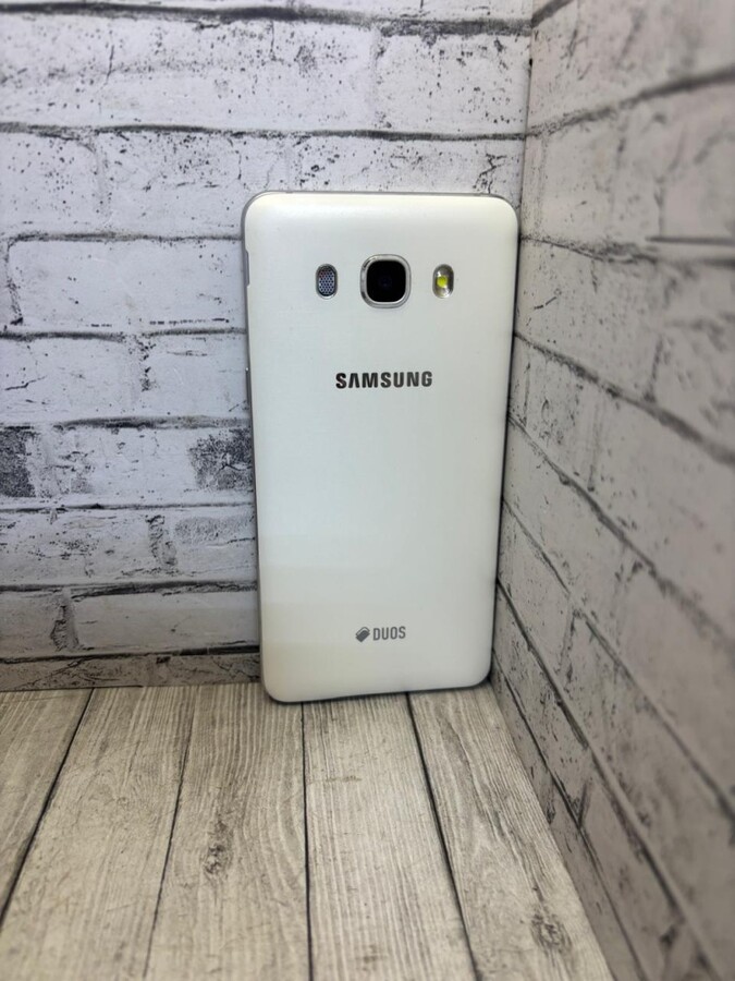 Смартфон Samsung J5 2016 2/16