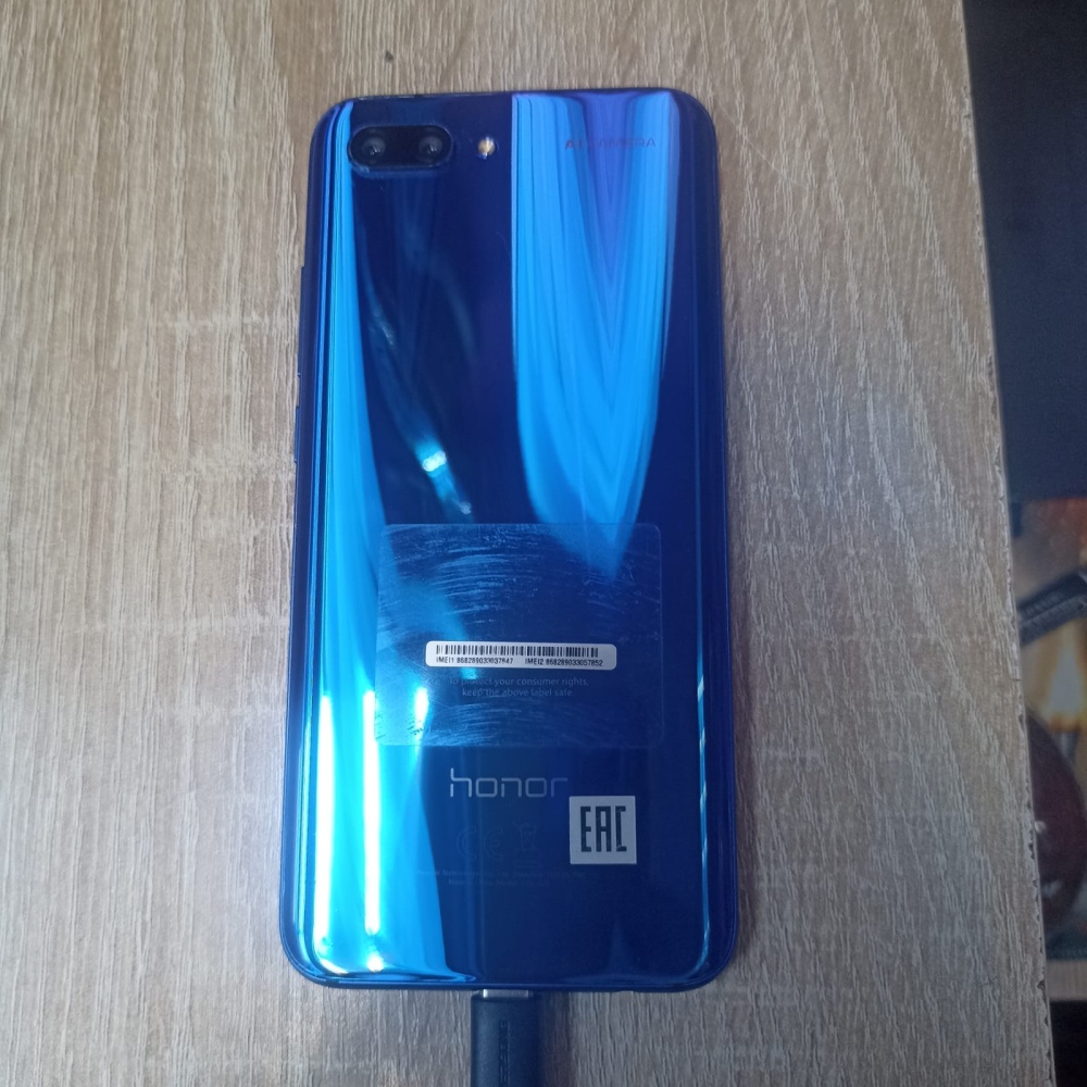 Смартфон Honor 10