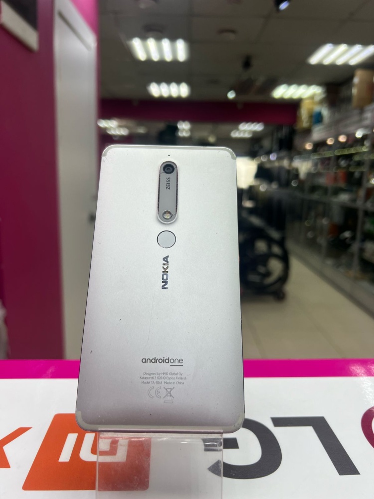 Мобильный телефон Nokia 6.1