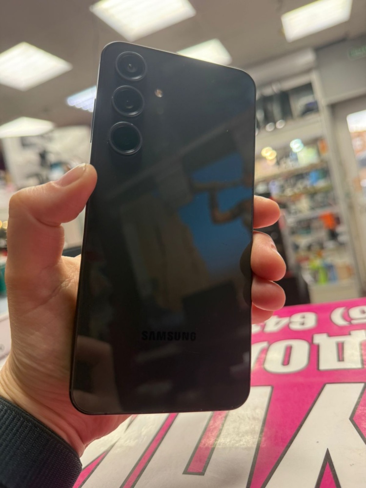 Смартфон Samsung S24 FE