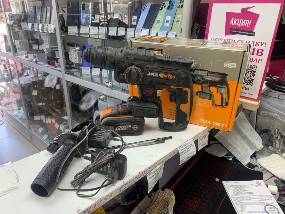 Перфоратор Worx Nitro WX381