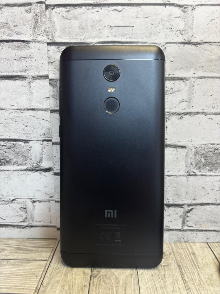 Смартфон Xiaomi Redmi 5+  4/64
