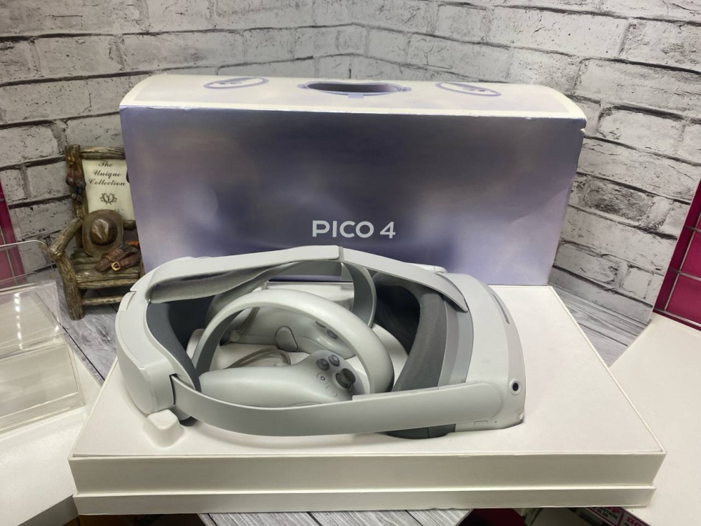 Шлем виртуальной реальности Pico 4 128 Gb
