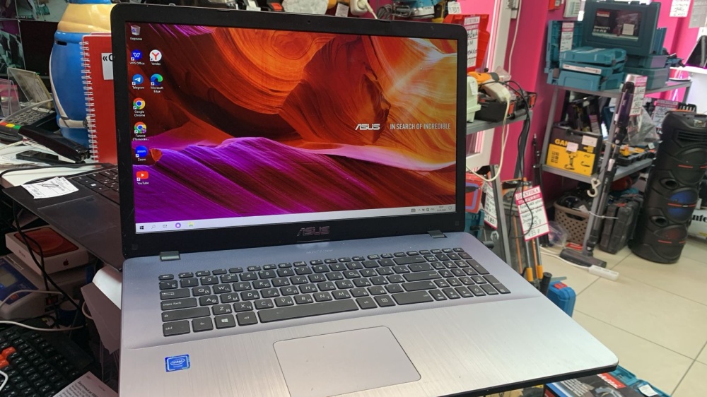 Ноутбук ASUS X705M