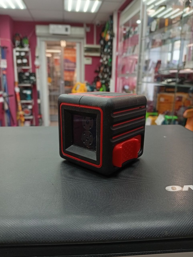 Уровень лазерный Cube