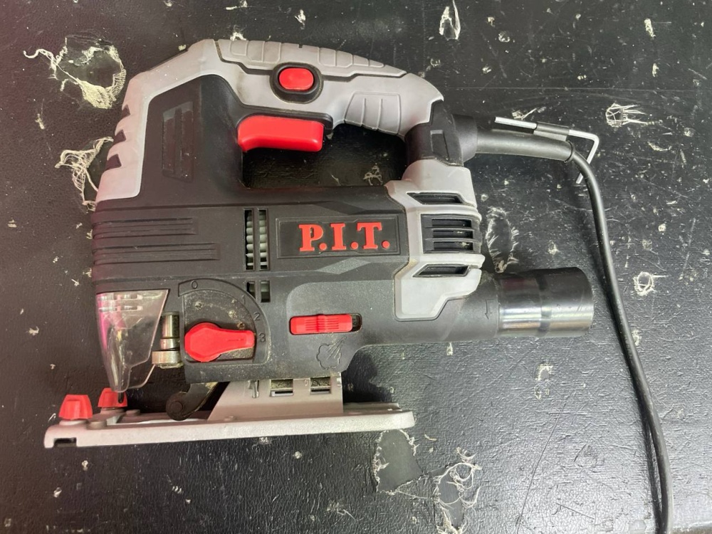 Лобзик PIT PST70-C1