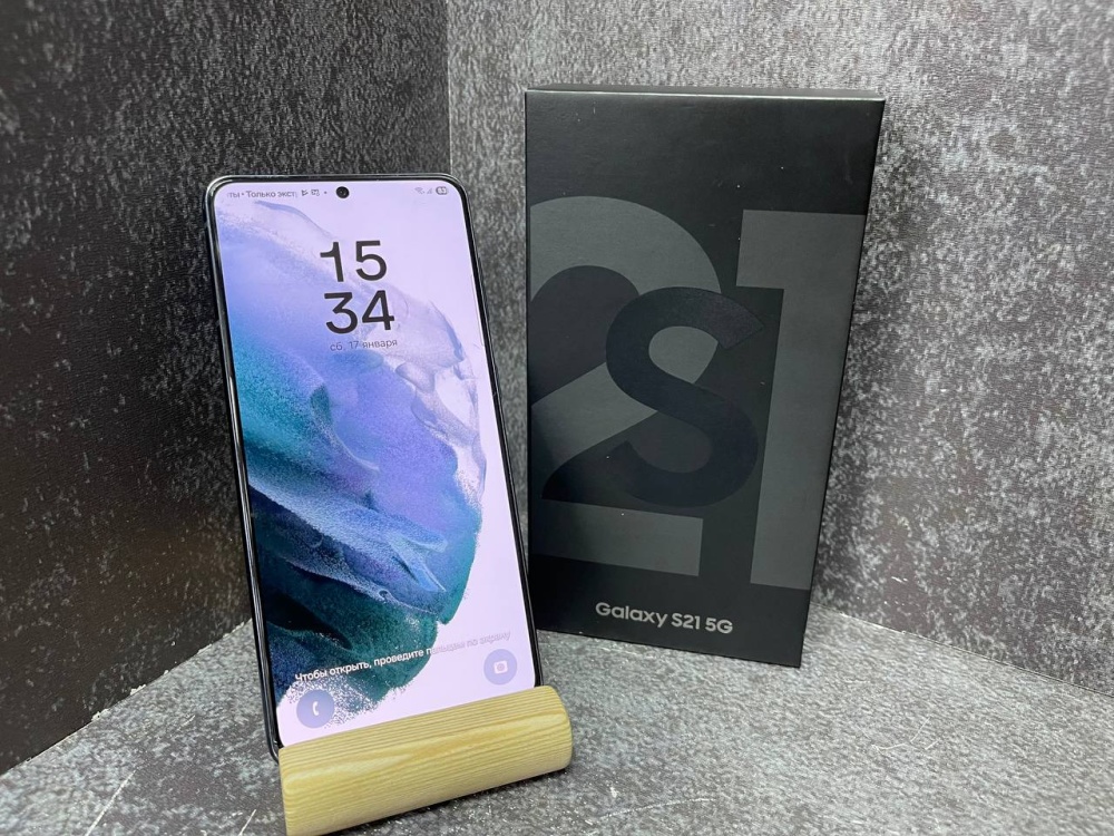 Смартфон Samsung S21