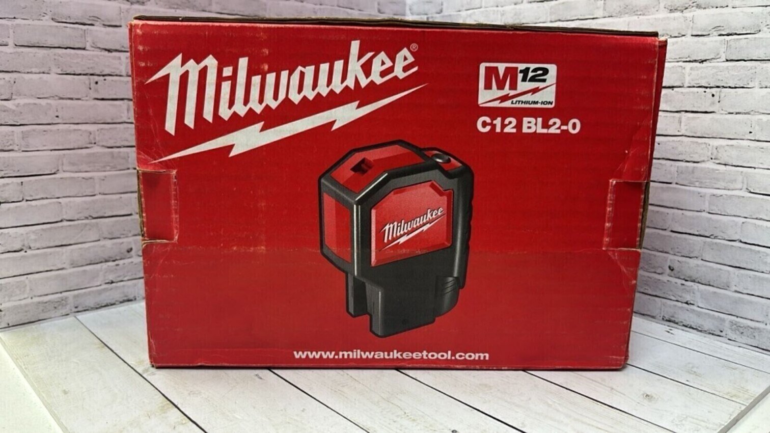 Лазерный уровень Milwaukee c12 bl2