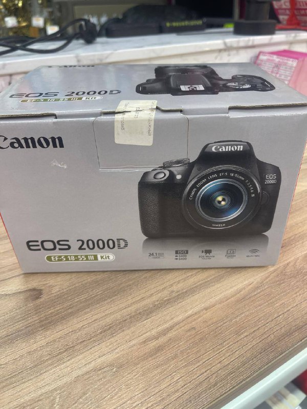 Фотоаппарат Canon 2000d